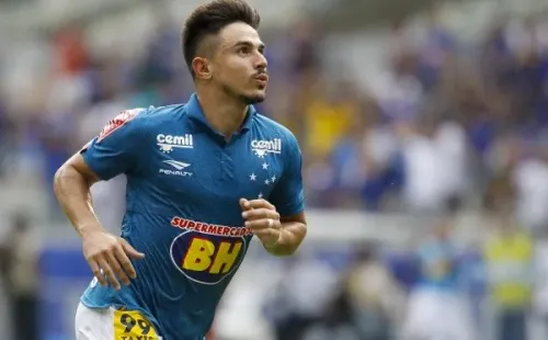 Willian ainda é uma das pendências do Cruzeiro junto à Fifa – Sérgio Rodrigues tem mais R$ 40 milhões de dívidas (Foto: Divulgação)