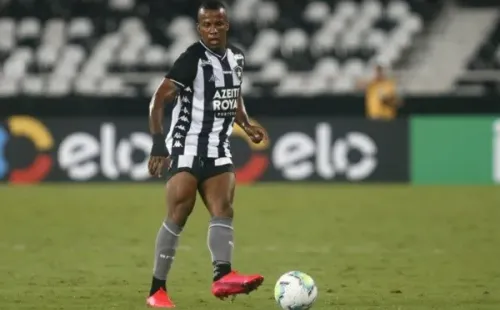 Guilherme Santos entrou bem no empate diante do Bragantino – Foto: Vitor Silva/Botafogo.
