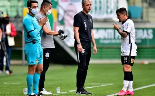 Tiago Nunes ainda não é unanimidade no Corinthians – (Foto: Getty Image)