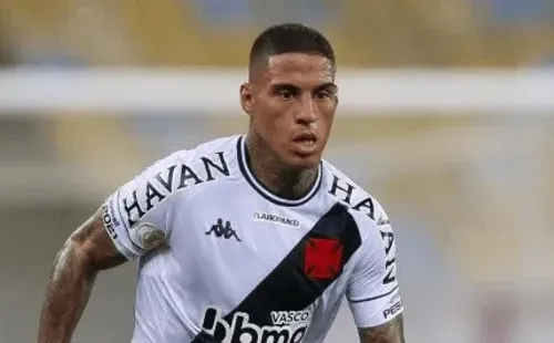 Carlinho deve entrar na vaga de Felipe Bastos. (Foto: Getty Images)