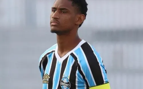 Tetê: sem chances no Grêmio e brilhando na Europa (Foto: Divulgação)