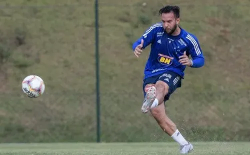 Meia deve ter chance com Felipão — Foto: Gustavo Aleixo / Cruzeiro