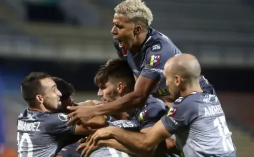 Jogadores do Caracas comemoram gol. Foto: Getty Images