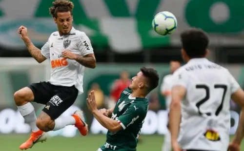 Guga em ação pelo Galo — Foto: Getty Images