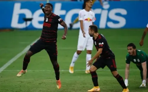 Lincoln comemorando gol pelo Rubro-Negro — Foto: Getty Images