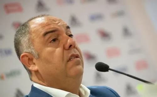 Braz é o homem forte do futebol — Foto: Alexandre Vidal / Flamengo