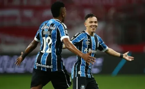 Pepê e Cortez, do Grêmio, comemoram gol. Foto: Getty Images