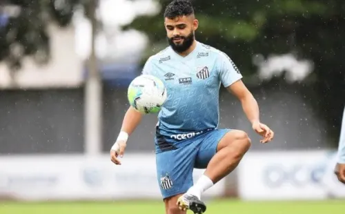 Felipe Jonatan durante treinamento — Foto: Pedro Ernesto Guerra Azevedo/Santos FC