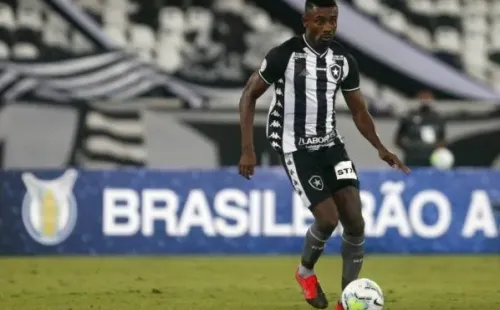 Kalou é alvo de críticas. Vitor Silva/Botafogo