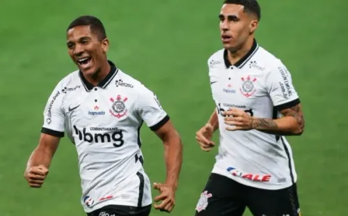 Davó e Gabriel, do Corinthians, comemoram gol. Foto: Getty Images