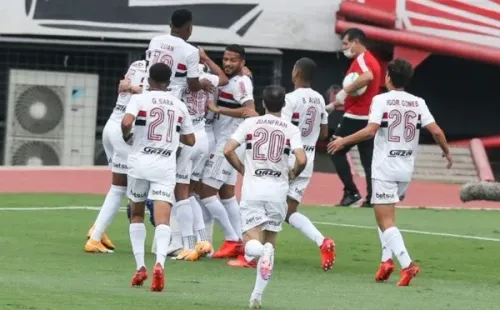 Jogadores do São Paulo celebram gol pelo Brasileirão. Foto: Getty Images