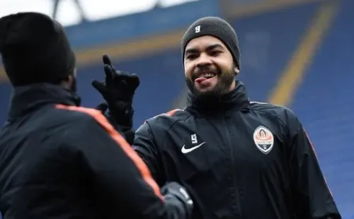 Dentinho está em final de contrato e teria dado preferência ao Corinthians em retorno ao Brasil (Foto: Divulgação/Facebook)