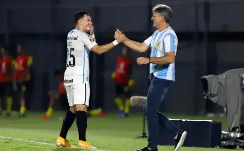 Renato fez questão de enfatizar que Pepê tem contrato no Grêmio e deu chamada no empresário do atacante (Foto: Getty Images)