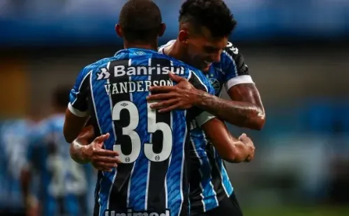 Vanderson comemora primeiro gol pelo profissional do Grêmio na vitória contra o Bahia (Foto: LUCAS UEBEL/GRÊMIO)