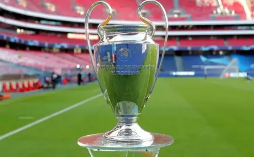 Troféu da Champions League, que retorna na próxima semana. Foto: Getty Images