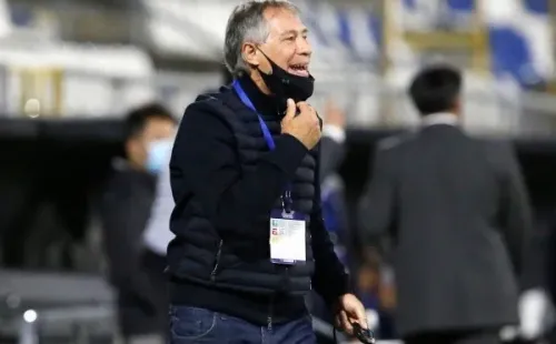 Ariel Holan em partida da Universidad Católica. Foto: Getty Images