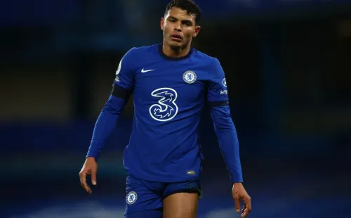 Thiago Silva em campo pela Chelsea na Campeonato Inglês. (Foto: Getty Images)