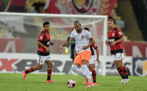 Jogadores do Flamengo em partida contra o Nova Iguaçu. Foto: AGIF