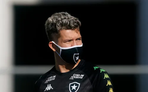 Nazário volta ao Rio após rescisão com o Botafogo e acerto com o América-MG (Foto: Vitor Silva/Botafogo)