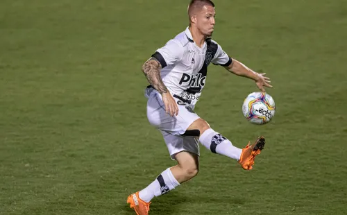 Guilherme Pato atuou emprestado pela Ponte na temporada 2020 (Foto:Rebeca Reis/AGIF)