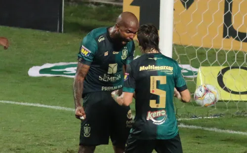 Messias iniciou partida do América-MG como titular na Copa do Brasil, mas está próximo do Bahia (Foto:Fernando Moreno/AGIF)