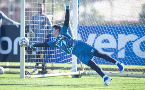 Brenno: titular da meta gremista (Lucas Uebel/Grêmio)