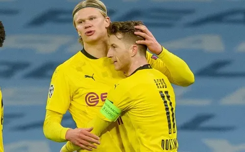 Haaland e Reus em jogo do Dortmund. (Foto: Getty Images)