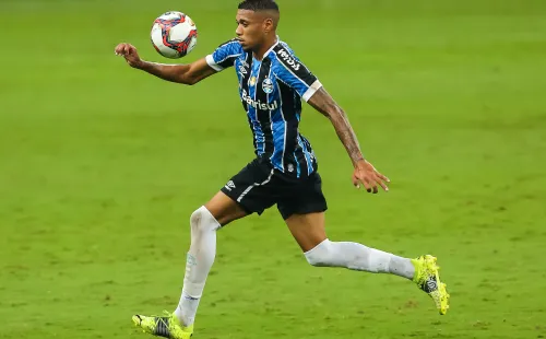 Ruan: garoto foi soberano no Gre-Nal (Foto: Pedro H. Tesch/AGIF)