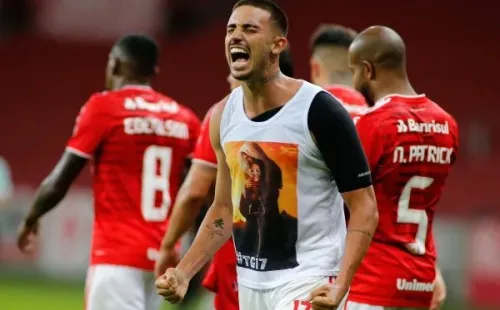 Thiago Galhardo comemorando gol. (Foto: Getty Images)
