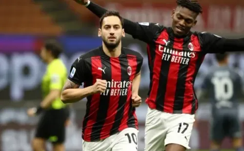 O Milan liderou a competição por boa parte da temporada, mas caiu na tabela (Foto: Getty Images)