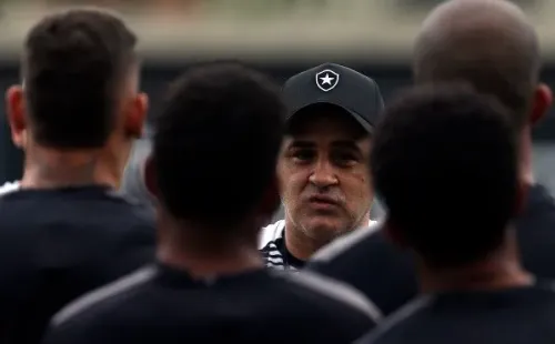 Chamusca amarga quedas precoces no Carioca e na Copa do Brasil pelo Botafogo (Foto: Vitor Silva/Botafogo)