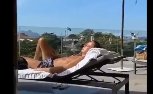 Doria flagrado em hotel no Rio de Janeiro sem máscara. (Foto: Reprodução)