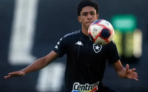 PV tem caído muito de produção pelo Botafogo na Série B e fez péssimo jogo contra o Náutico (Foto: Vitor Silva/Botafogo)