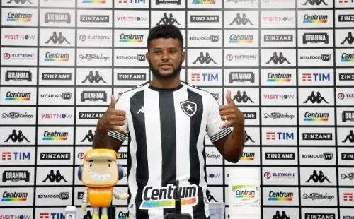 Rafael Carioca é o favorito a assumir a LE do Botafogo na Série B (Foto: Vitor Silva/Botafogo)