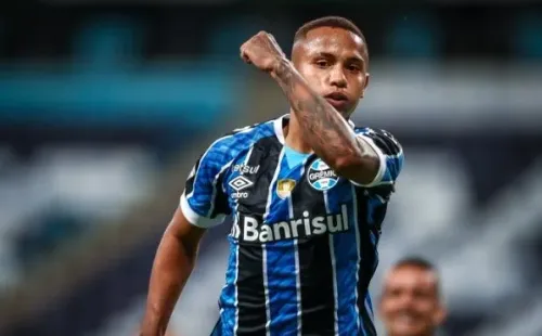 Gui Azevedo sequer foi relacionado por Tiago Nunes para duelo contra o Santos (Foto:Lucas Uebel / Grêmio FBPA)