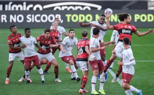 Flamengo em campo contra o Fluminense. (Marcello Zambrana/AGIF)