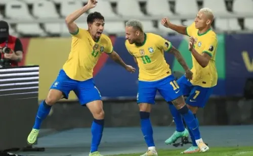 Seleção Brasileira comemorando gol. (Foto: Getty Images)