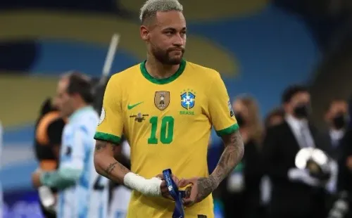 Apresentadora Cris Flores pede posição de Neymar no caso de agressão do Dj Ivis a sua ex-mulher, Pamella Holanda. (Foto: Getty Images)