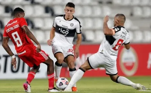 Jogadores do Olimpia em partida contra o Inter. Foto: Getty Images 