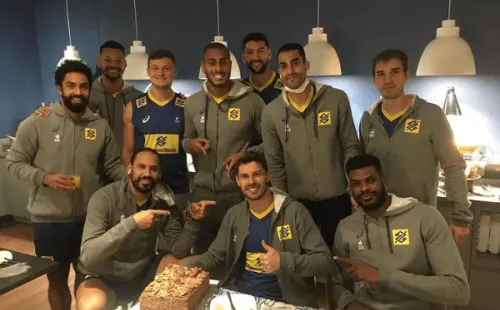 Jogadores da Seleção Masculina de Vôlei se reúnem para comemorar aniversário de Bruninho, capitão do Brasil (Foto: Instagram/Reprodução)