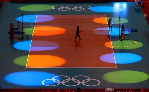 Ginásio da Ariake Arena sendo preparado para as partidas de vôlei, nas Olimpíadas de Tóquio-2020 (Foto: Getty Images)