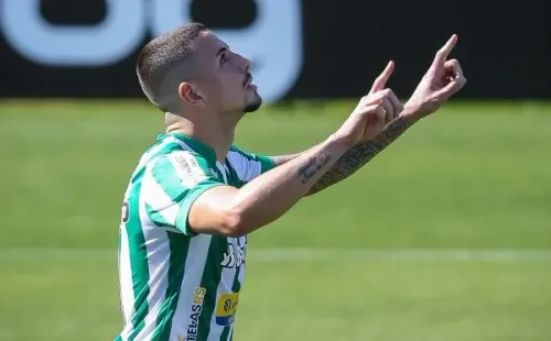 Matheus Peixoto já vem recebendo sondagens por belo Brasileiro pelo Juventude (Foto: Pedro H. Tesch/AGIF)