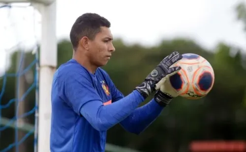 Goleiro de 24 anos tem contrato na Ilha do Retiro até dezembro de 2022 (Foto: Anderson Stevens/Sport Recife)