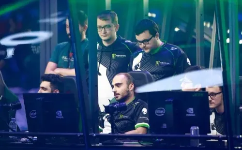 Kuro Takhasomi lidera o time dele em campeonato (Foto: Getty images)