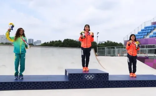 Rayssa Leal no pódio dos Jogos Olímpicos de Tóquio. Foto: Getty Images
