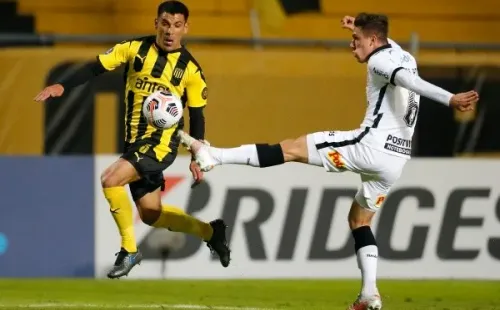 Piton vem recebendo sondagens da Itália e é um dos alvos na “vitrine” do Corinthians (Foto: Mariana Greif – Pool/Getty Images)