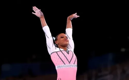 Rebeca Andrade durante prova do salto feminino (Getty Images)