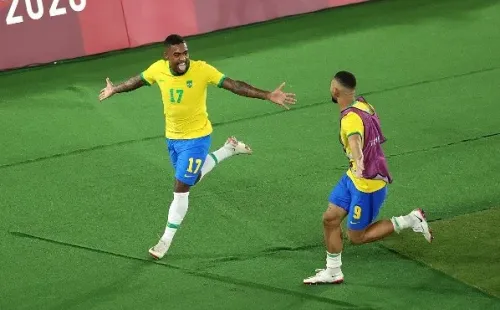 Malcom comemorando o gol do título do Brasil nas Olimpíadas. (Foto: Getty Images)