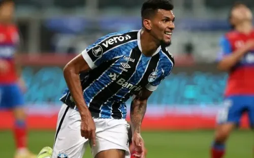 Rodrigues tem proposta de futebol da Dinamarca para deixar o Grêmio (Foto:Alexandre Schneider/Getty Images Brazil)