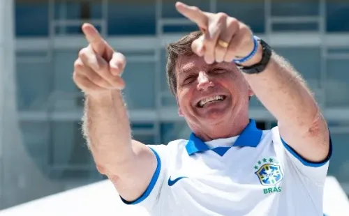 Presidente Jair Bolsonaro sanciona lei que permite que times virem clube-empresas. (Foto: Getty Images)